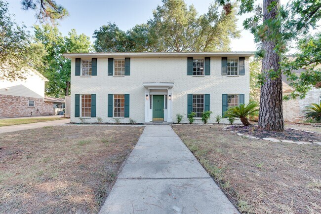 Foto del edificio - 5019 Oak Shadows Dr