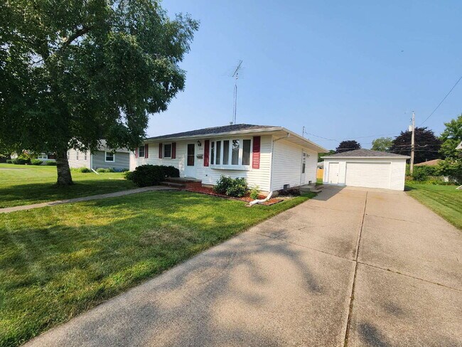 Foto del edificio - Hard to Find 3 Bedroom Ranch