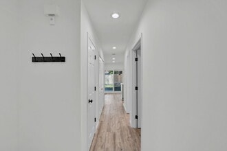 Building Photo - 5028 Halwell Dr Building Photo - 5028 Halwell Dr