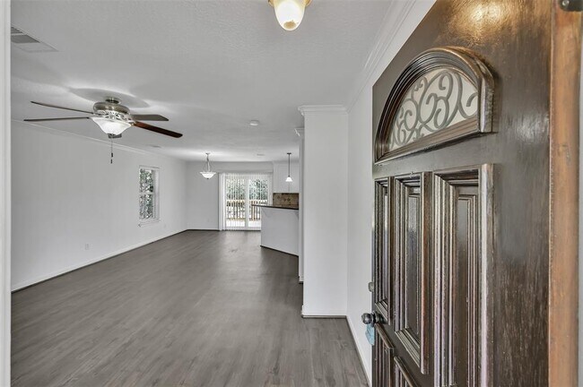 Building Photo - 1649 Mohawk Dr