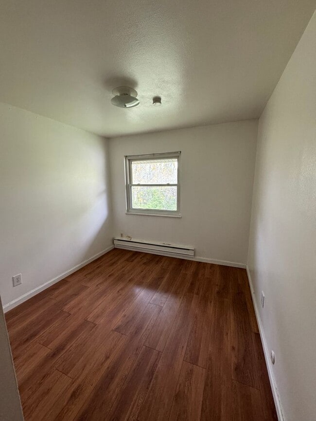 Building Photo - Move in Ready