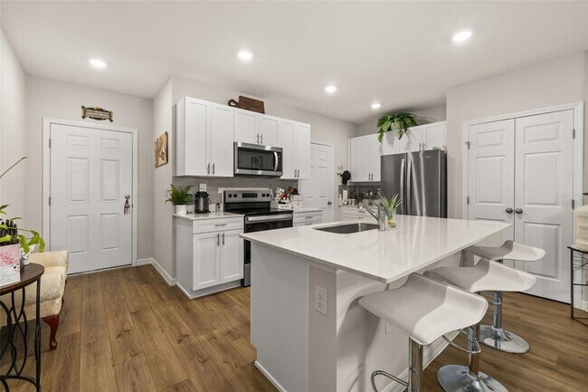 Foto del edificio - 4345 HILLOCK Blvd