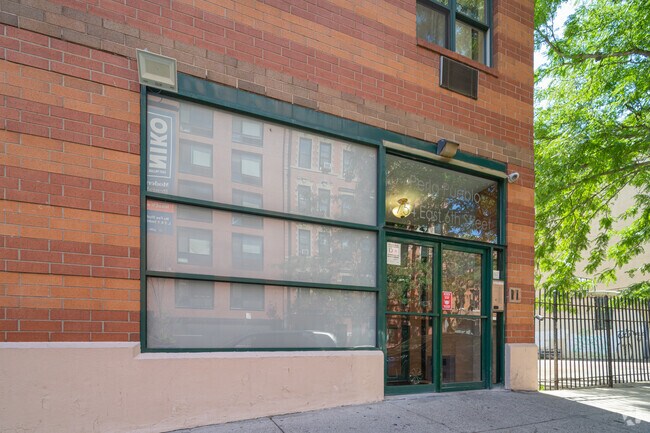 754 E Sixth St New York, NY 10009 - 754 E Sixth St
