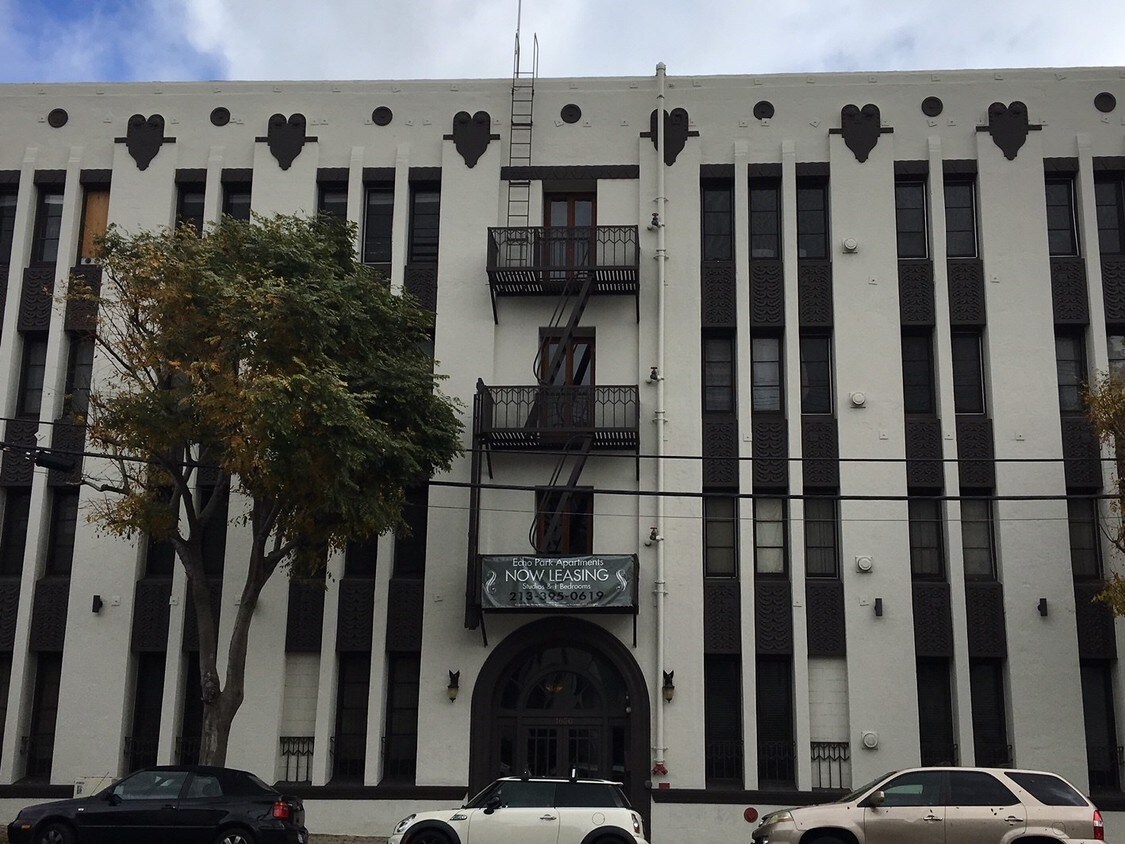 Primary Photo - 1650 Echo Park Ave