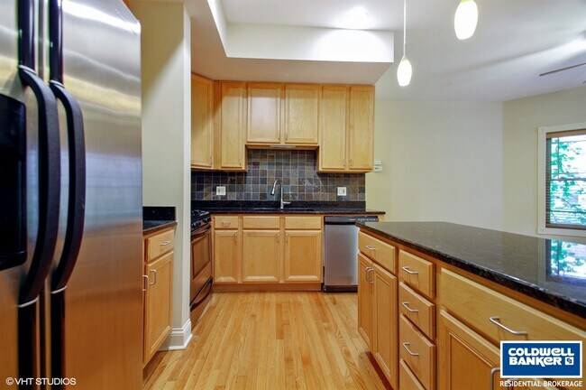 Foto del edificio - 6812 N Ashland Blvd
