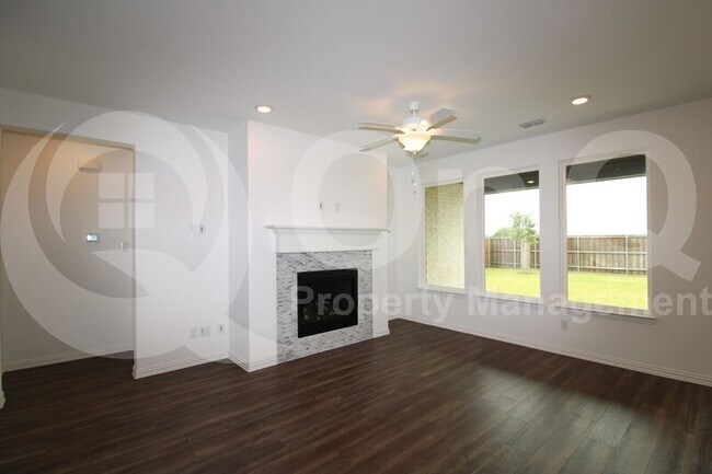 Building Photo - 2603 Swallowtail St