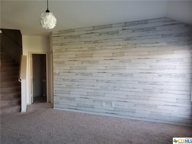 Building Photo - 1412 Doncaster Dr