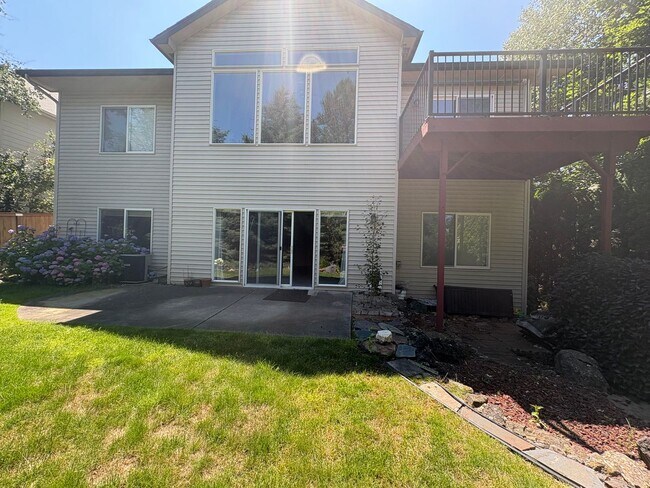 Foto del edificio - Gorgeous Eagle Ridge 4 Bedroom 3 Bathroom Home