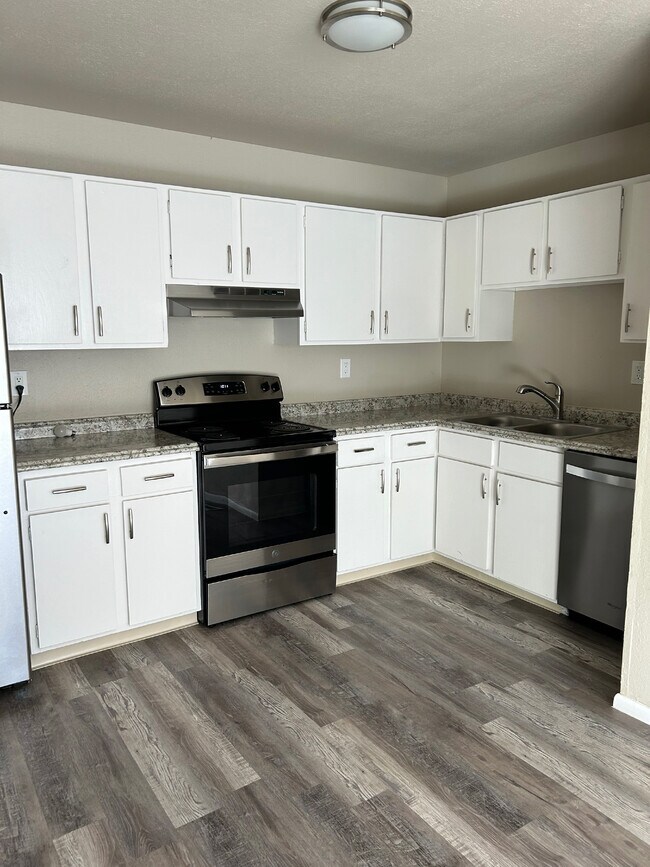 Foto del edificio - 4311 Lashelle Ave