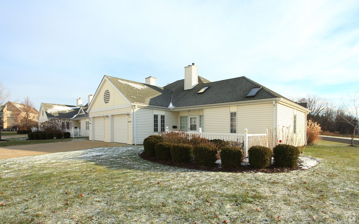 Primary Photo - Holy Spirit Villas I