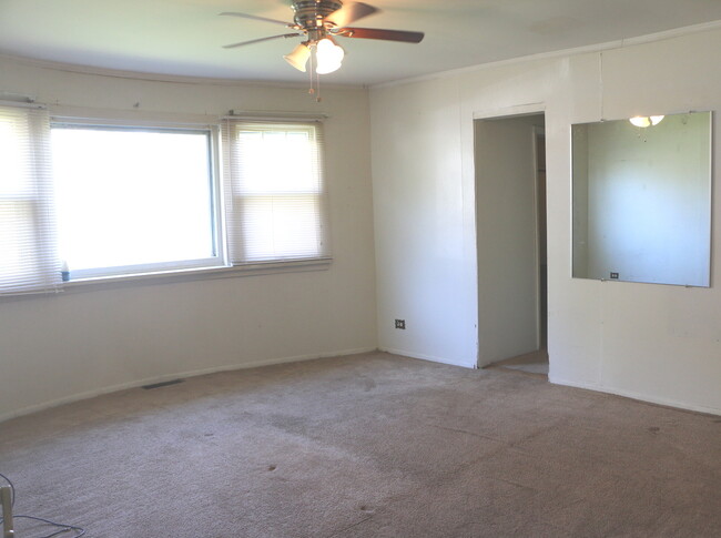 Building Photo - 5107 W Orchard Dr