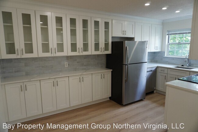 Building Photo - 3 br, 2 bath House - 12105 GREENWAY COURT ...