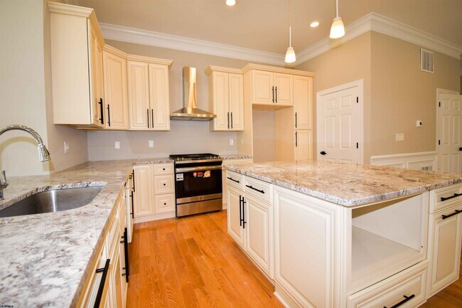 Foto del edificio - 438A Redwood Ave