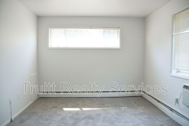 Foto del edificio - 3301 C St SE