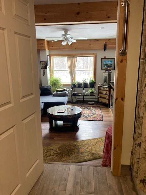 view of livingroom - 178 Walnut Dr