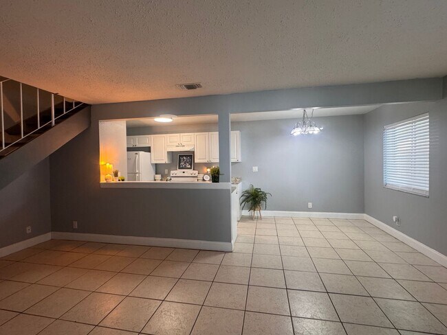 Foto del edificio - Open House Friday 8/8/25 Saturday 8/9/25 f...