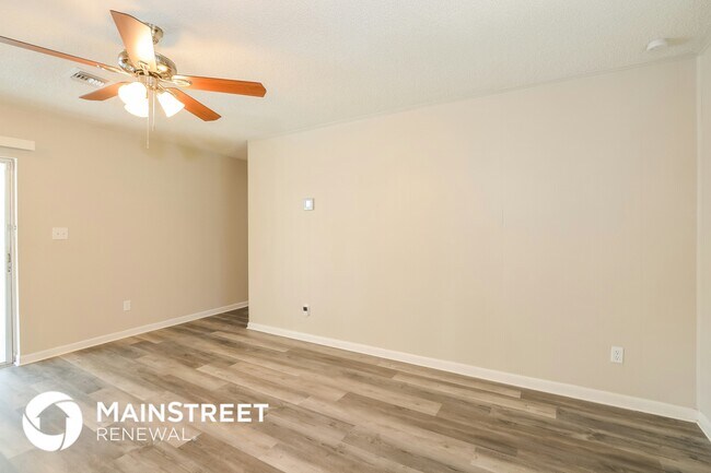 Foto del edificio - 7431 Portside Ct