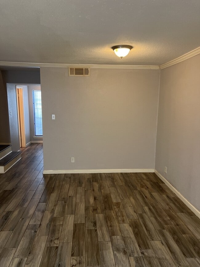 Building Photo - 6200 W Tidwell Rd