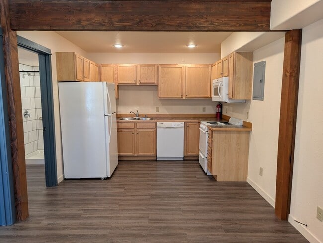 Building Photo - 1960 Rogge Ave