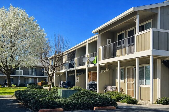 Foto del edificio - 6627 Blue Heron Dr