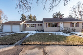 Building Photo - 821 12th St