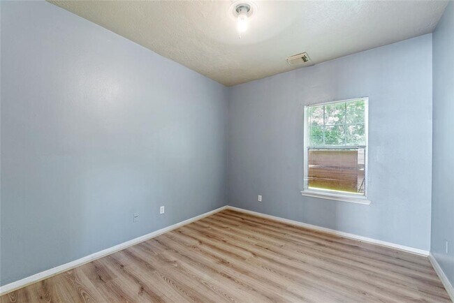 Building Photo - 8130 Jutland Rd