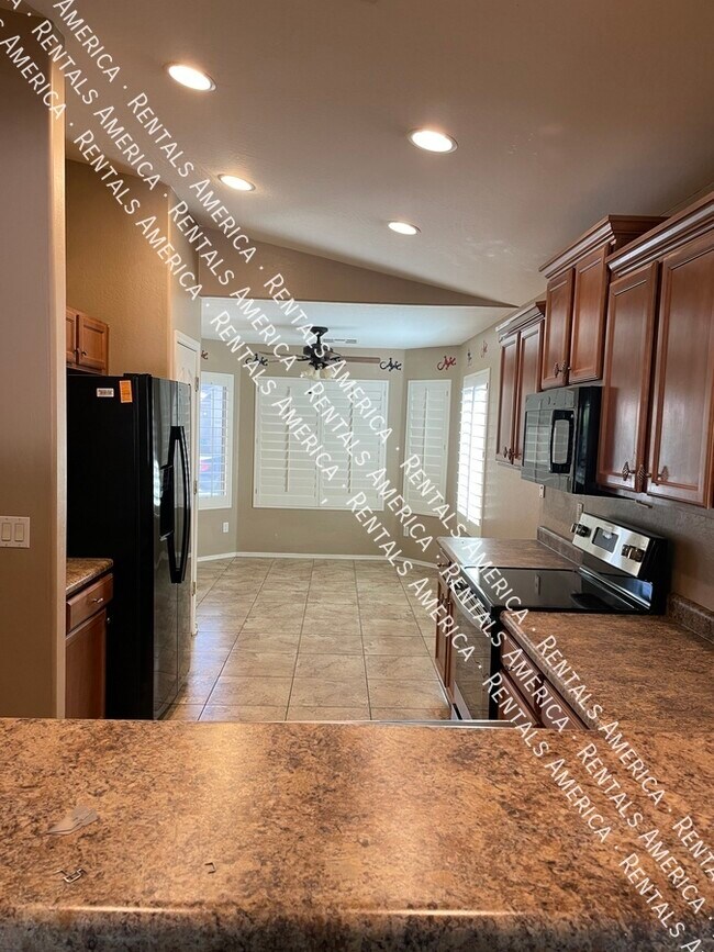 Foto del edificio - 36322 W Alhambra St