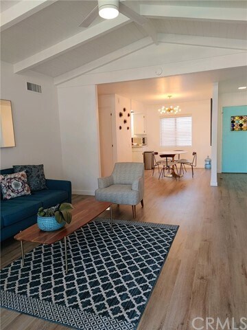 Foto del edificio - 1421 N Sunrise Way