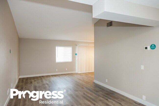 Building Photo - 463 Potomac St