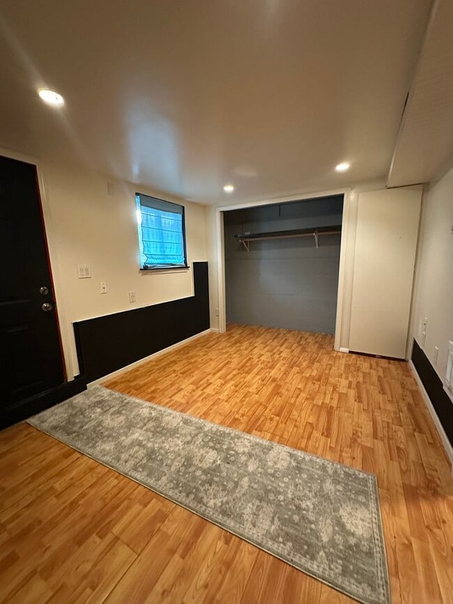 Building Photo - Cozy 2 bedroom 1 bathroom home in Everett!