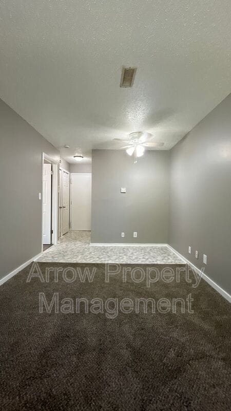 Building Photo - 1119 E St