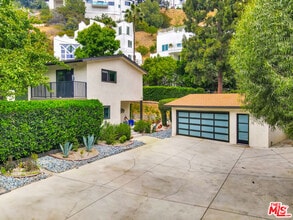 Building Photo - 3906 Alta Mesa Dr