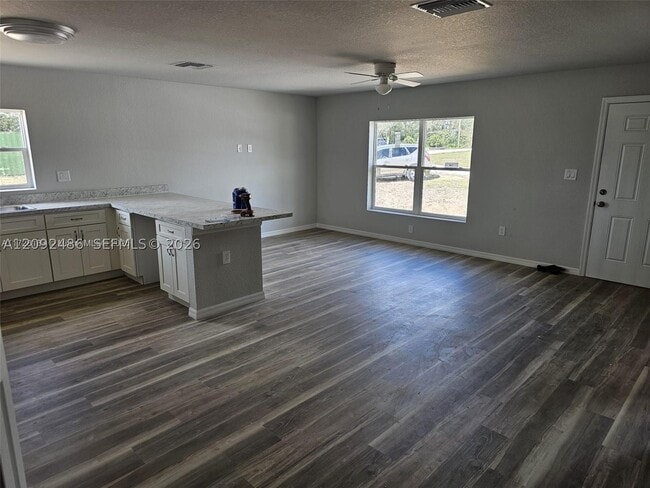 Building Photo - 1207 Ramona Ave