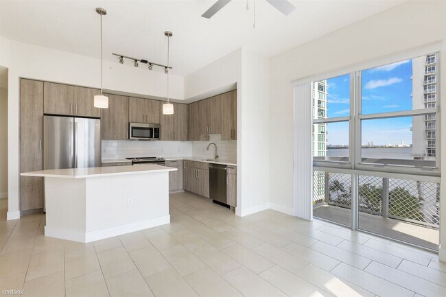 Foto del edificio - 2 br, 2 bath Condo - 404 NE 27th St