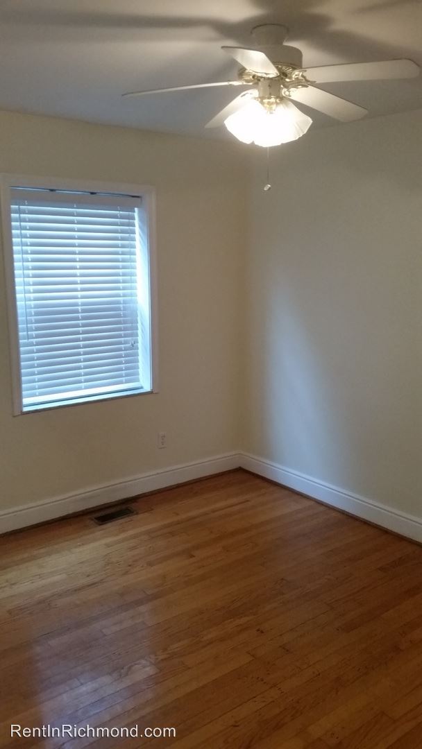 Foto del edificio - 4031 Sharon Ct