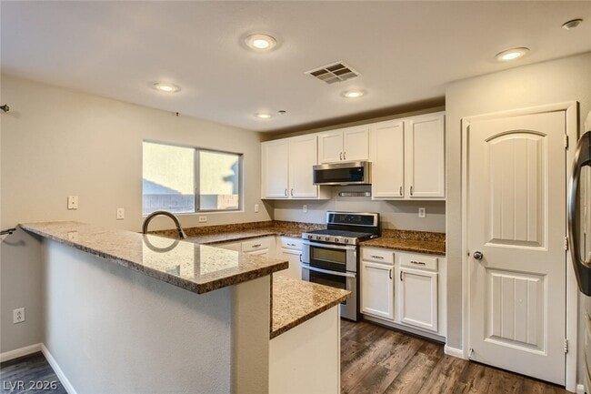 Foto del edificio - 10718 Mason Hill Ave