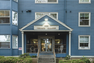 Weidler Commons - Entrance - Weidler Commons