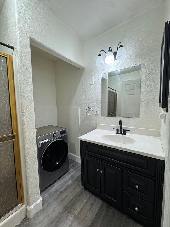 Foto del edificio - 1998 2nd St