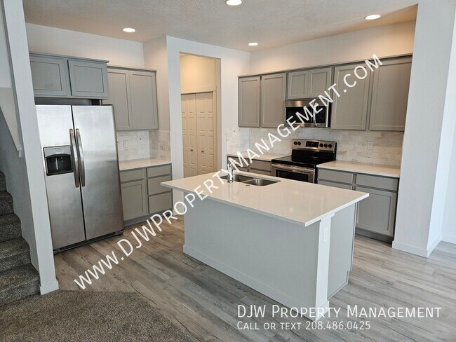 Building Photo - 161 S Iceberg Lake Ave
