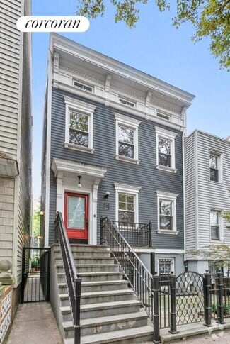 Building Photo - 124 Ainslie St