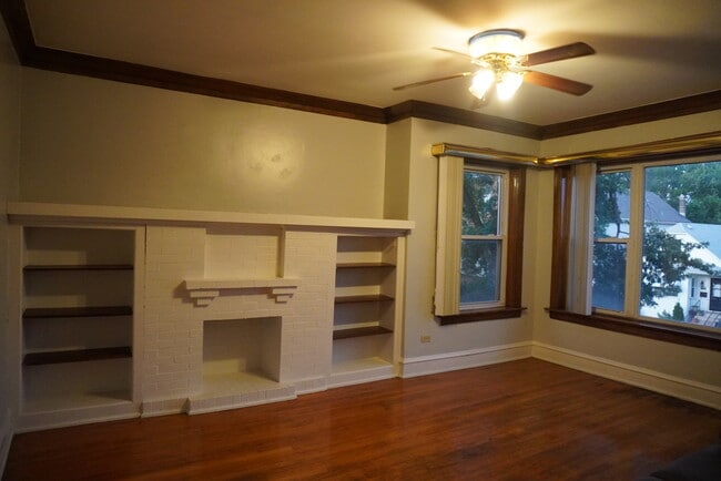 Building Photo - 6414 S Francisco Ave