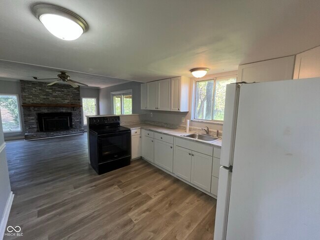 Foto del edificio - 3751 W 97th St