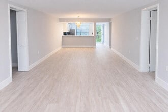 Building Photo - 1717 Whitehall Dr