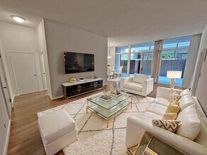 Building Photo - 11936 Darlington Ave