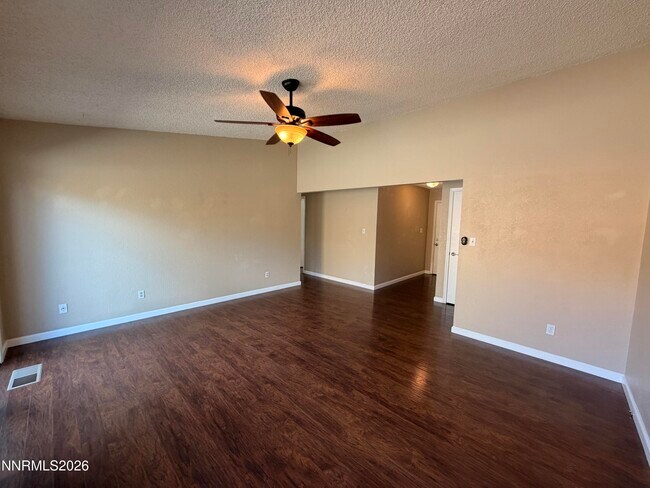 Foto del edificio - 1076 Palmwood Dr