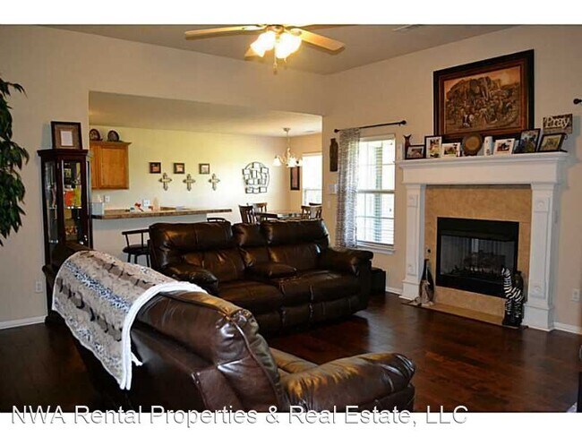 Building Photo - 3 br, 2 bath House - 1704 SW F St