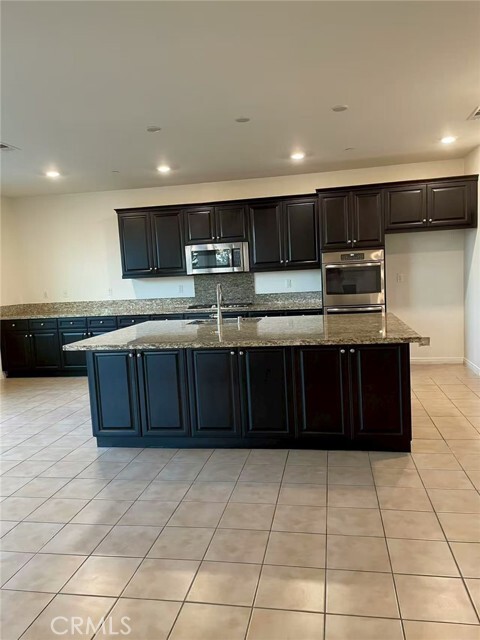 Building Photo - 3124 E Denali Dr