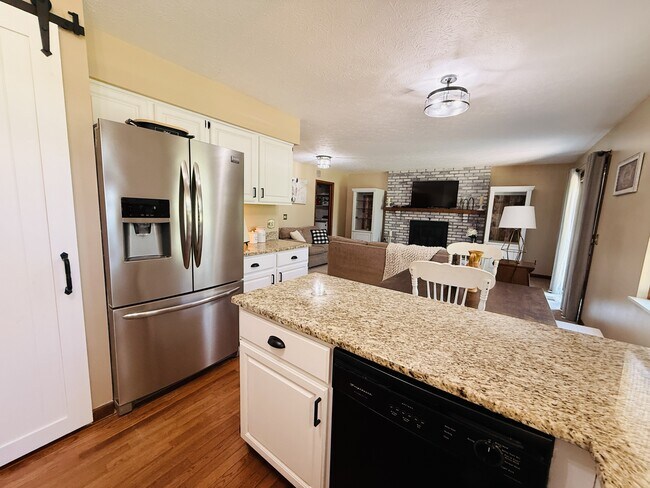 Foto del edificio - 8462 Glenbrook Dr