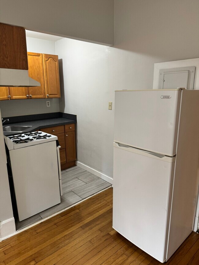 Building Photo - 38 Hemenway St