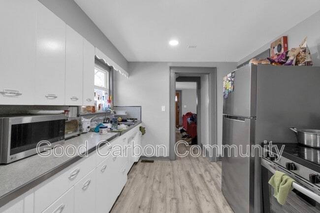 Building Photo - 36 Water St